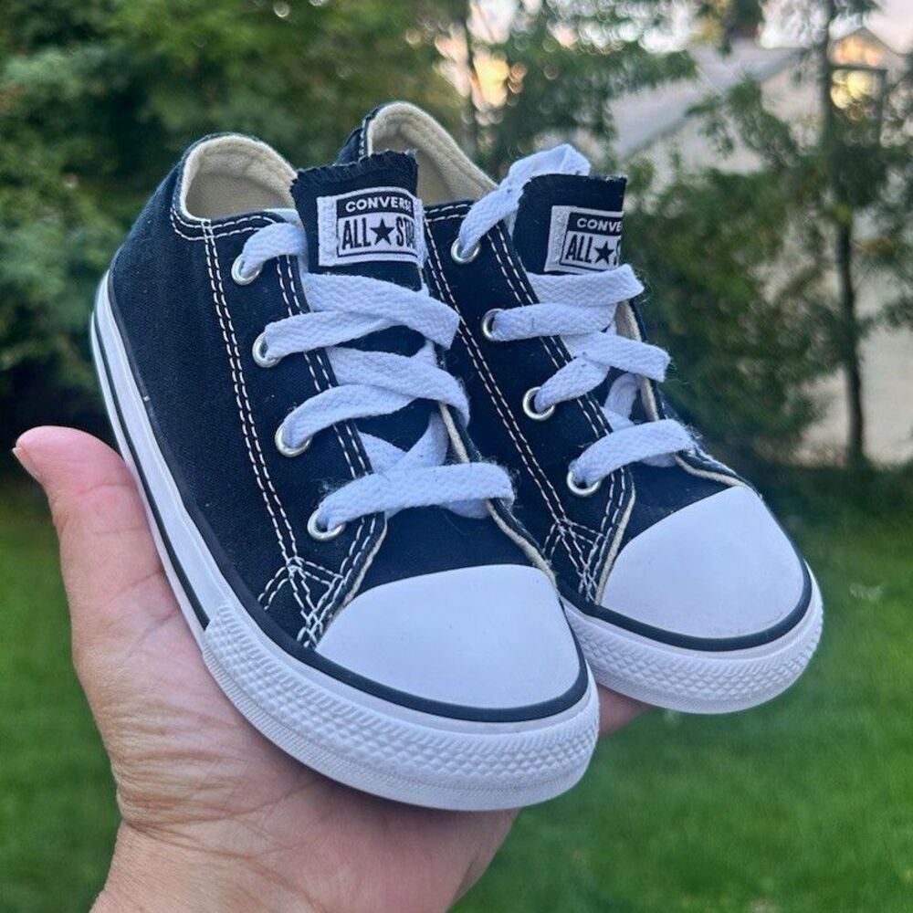 Converse All Star Kids Black White Low Top Lace Up Sneakers US 10 EU 26